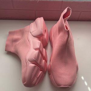 Pink chunky stretchy slip on sneakers size 9